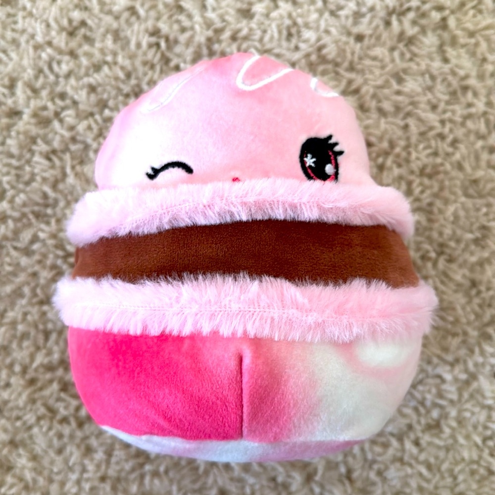 Squishmallow macaroon